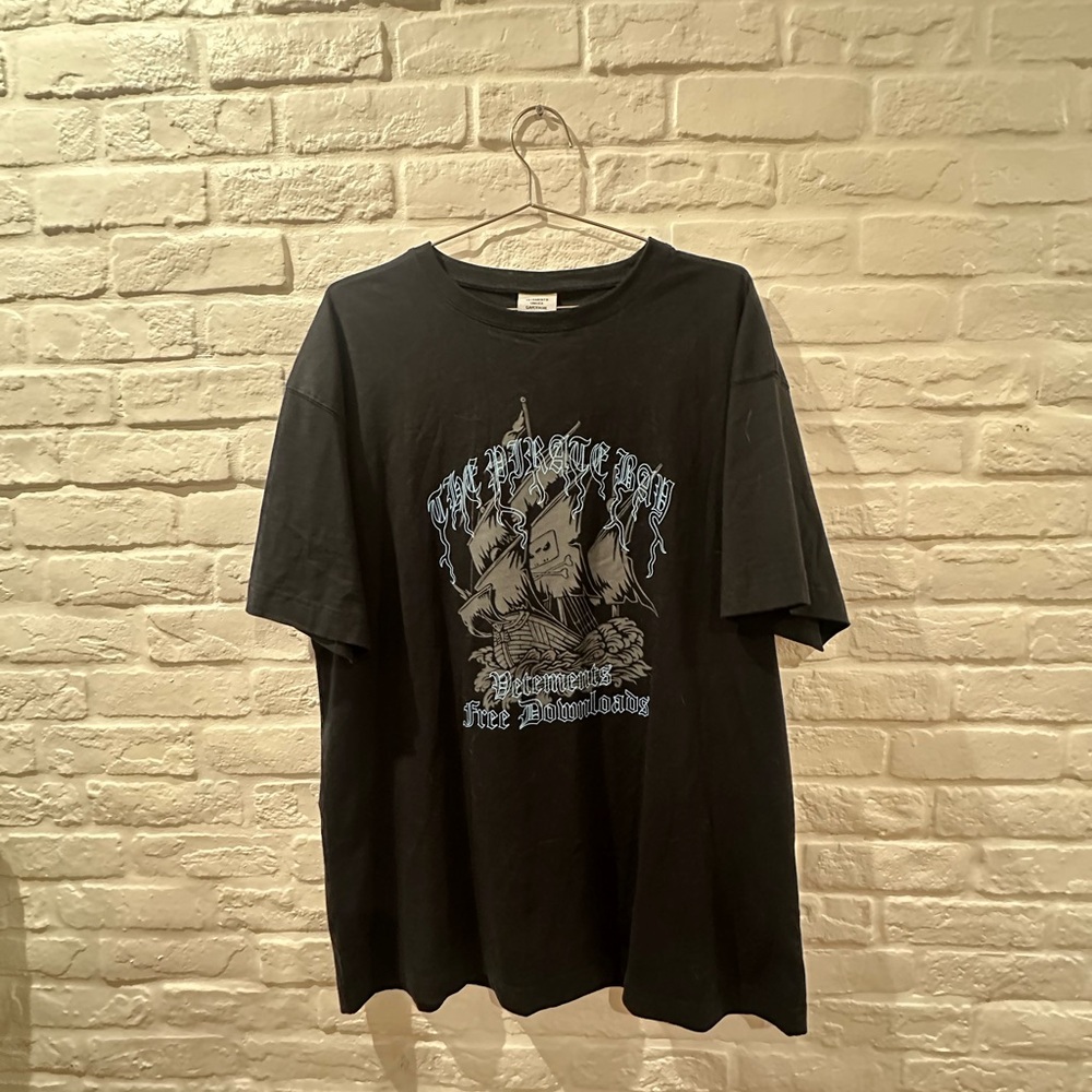Vetements Pirate Bay Tee